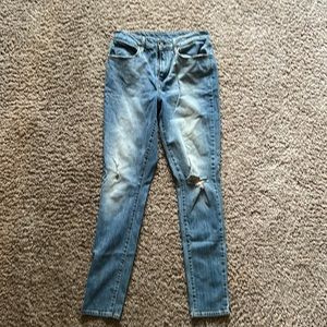 LEVIS - Destructed High Rise Skinny Jeans 👖
